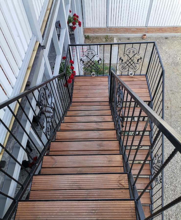 Casa J. Gusbeth Apartman Brassó Kültér fotó