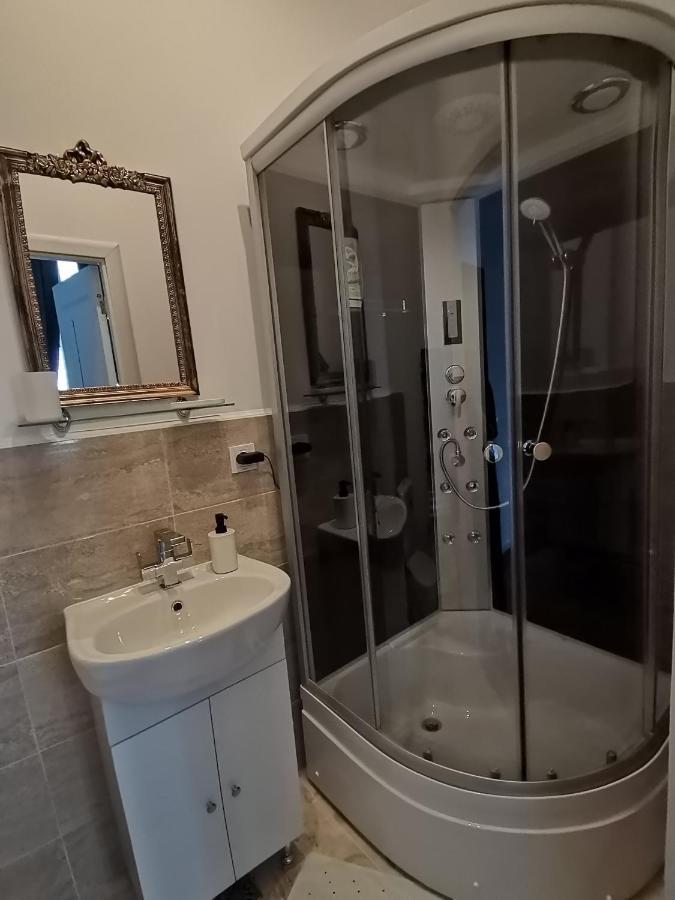 Casa J. Gusbeth Apartman Brassó Kültér fotó